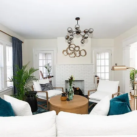 Spacious Beach Vibe Newark'S Hidden Gem